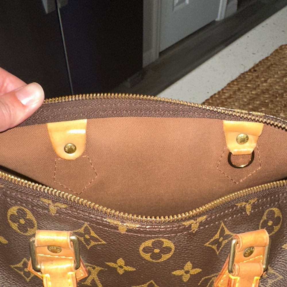 Louis Vuitton Monogram Speedy 30 - Picture 9 of 16